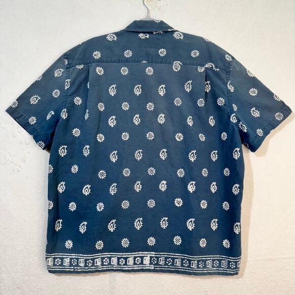 Abercrombie & Fitch Washed Blue Camp Collar Button-Up Shirt Bold Paisley 90s VTG - Picture 3 of 6